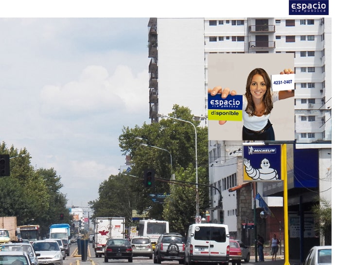 AV. H. YRIGOYEN  7700 ESQUINA LARROQUE